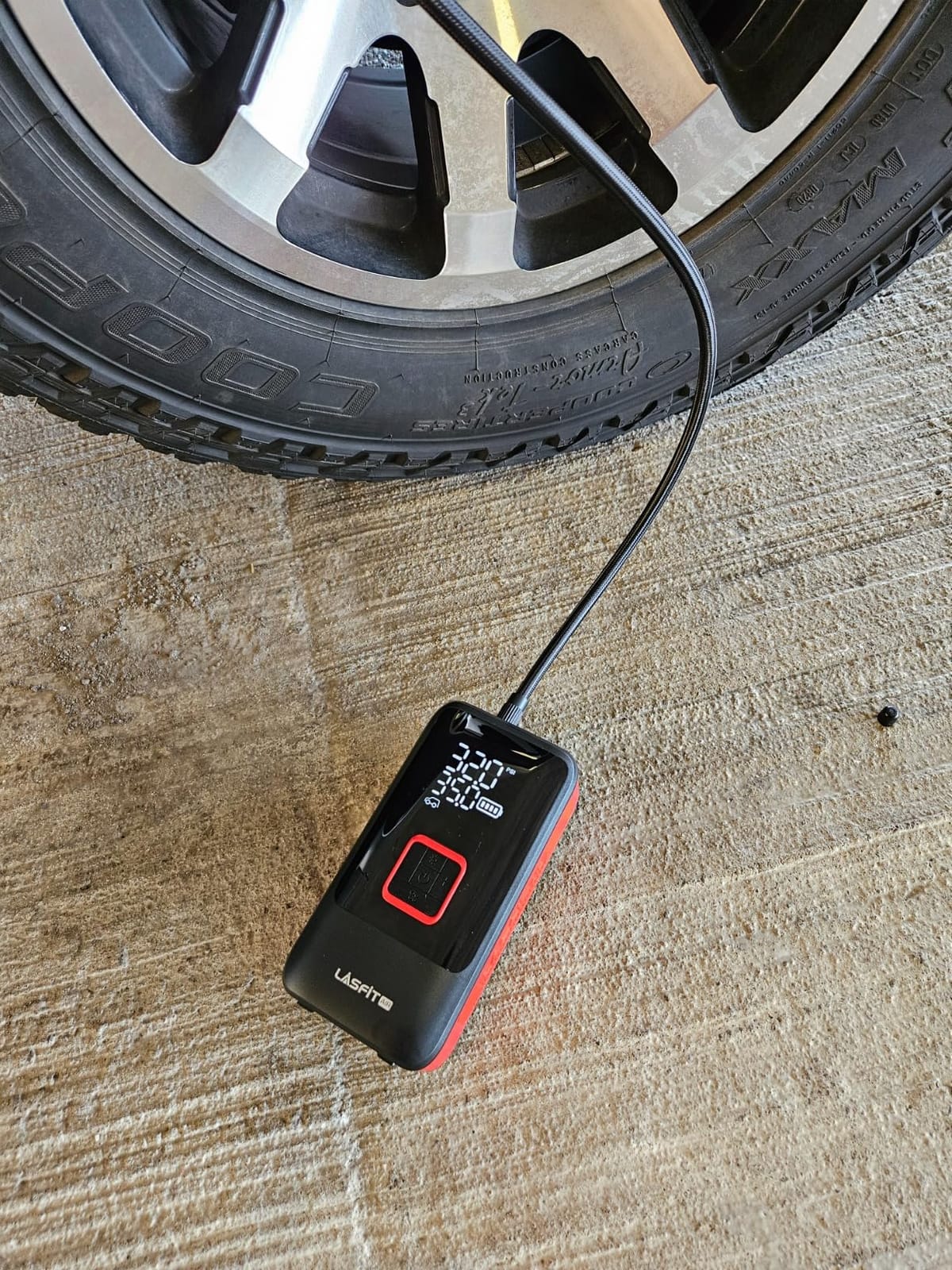 LASFIT TK1 Tire Inflator Portable Air Compressor, Cordless Tire Air Pump for Pickup Truck, SUVs, Heavy-Duty Car Air Pump with Larger 12000mAh Battery, 150PSI Digital Pressure Gauge, Smart Auto Stop customer photo 1