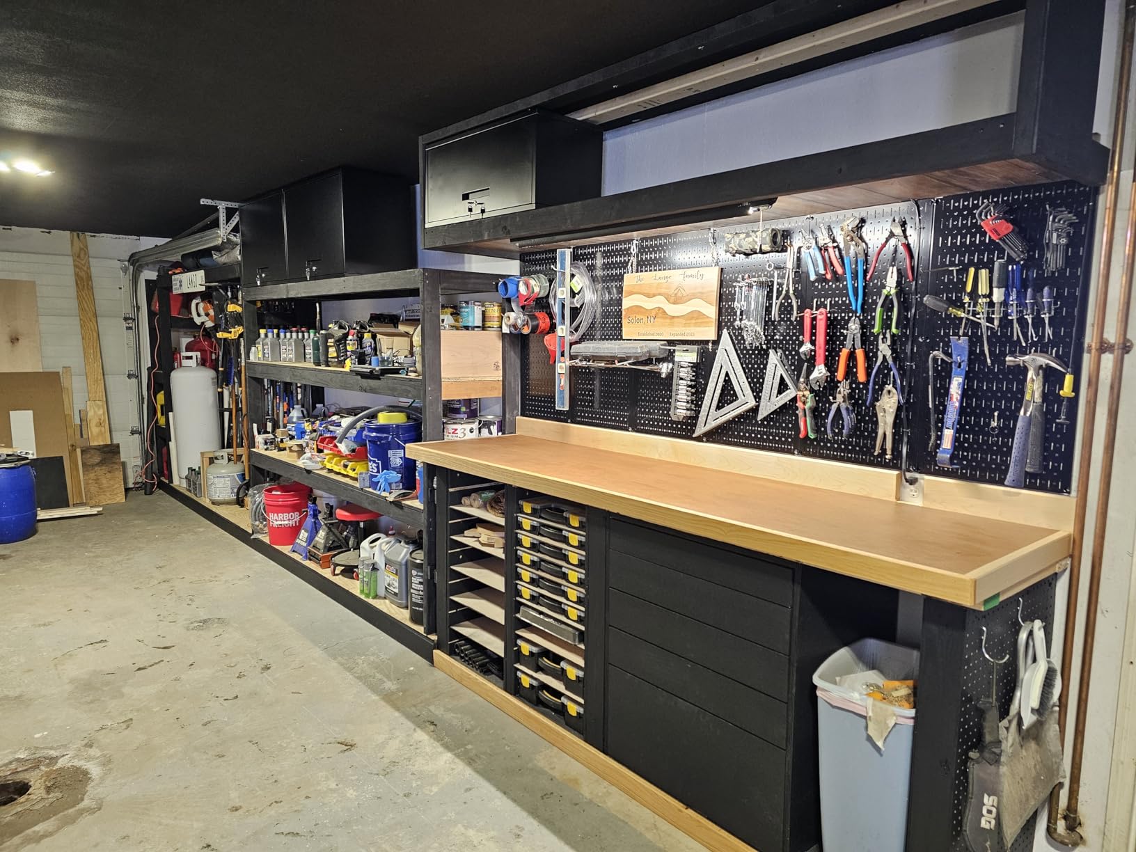 Yizosh Metal Garage Wall Cabinet with Doors and Shelves, Wall Mounted Metal Storage Cabinet, Floating Garage Tool Cabinet for Garage, Basement, Kitchen, Warehouse (Black, 21.6