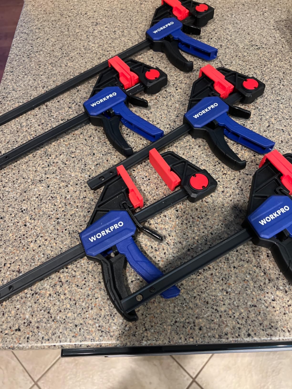 WORKPRO Mini Bar Clamps for Woodworking, 6PC One-Handed Spreader/Bar Clamp, 6-Inch (4) Light-Duty Quick-Change Wood Clamps Set and 6-Inch (2) Mini F Clamp, 150 lbs&50 lbs customer photo 1