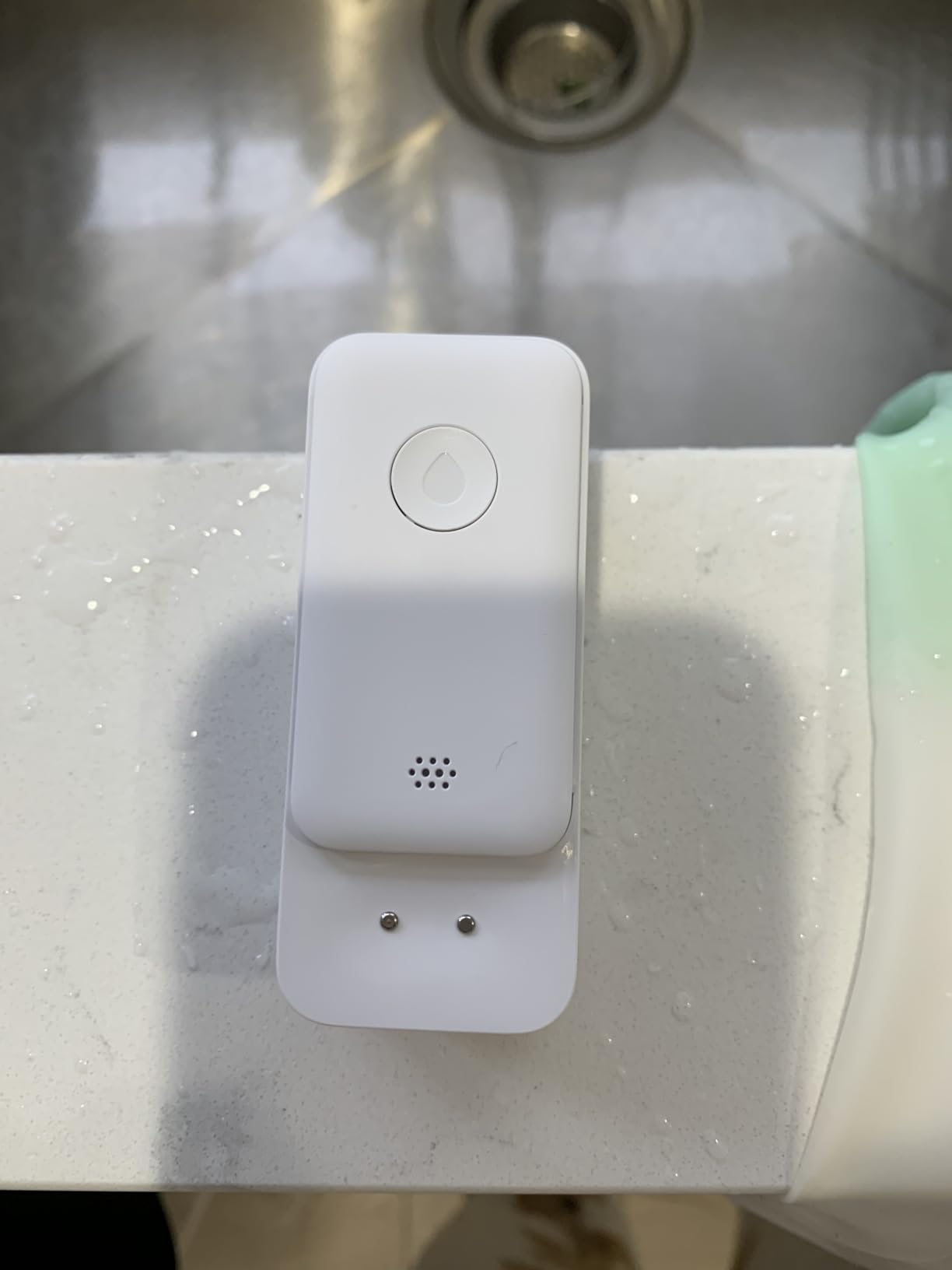 SwitchBot WiFi Water Sensor, Smart Water Leak Detector, 100dB Adjustable Alerts & App Alerts, IP67 Waterproof, Wireless Detector for Kitchen, Bathroom, Basement, No Hub Required (Support 2.4G) customer photo 2