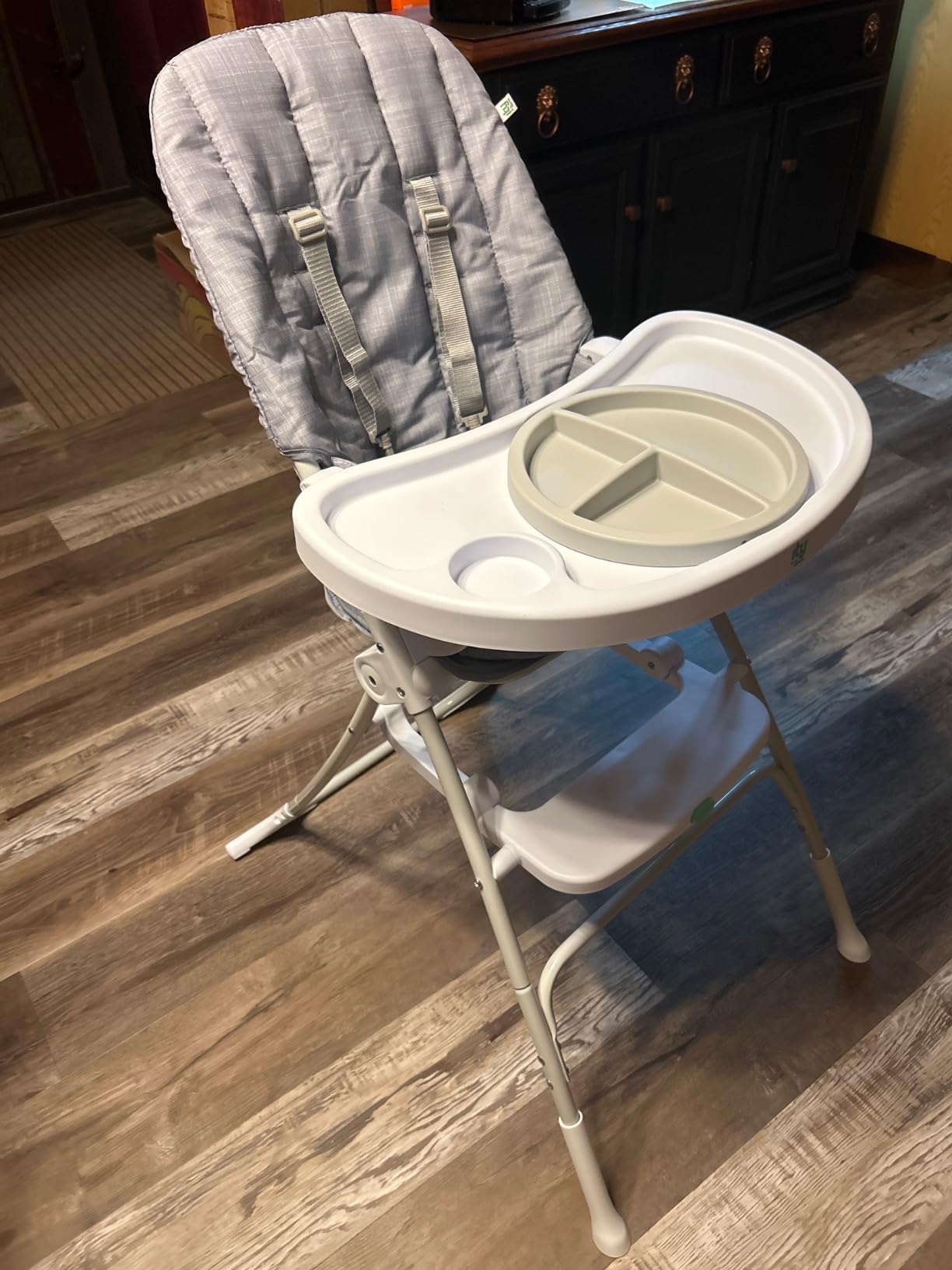 Ingenuity: ity by Ingenuity Sun Valley Compact Folding High Chair, Food-Grade Safe Plate, Safety Harness, for Ages 6 Months and Up, Unisex - Grey customer photo 1