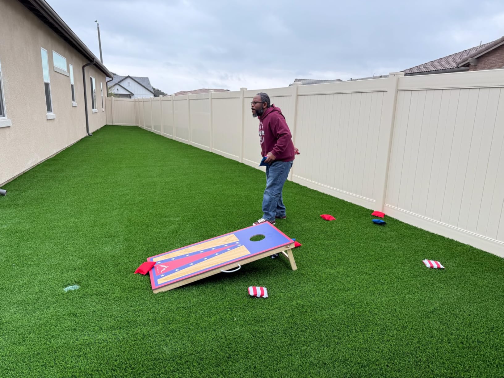 Himal Cornhole Board Set, 4 x 2 ft Regulation with 8 Corn Hole Toss Bags customer photo 1