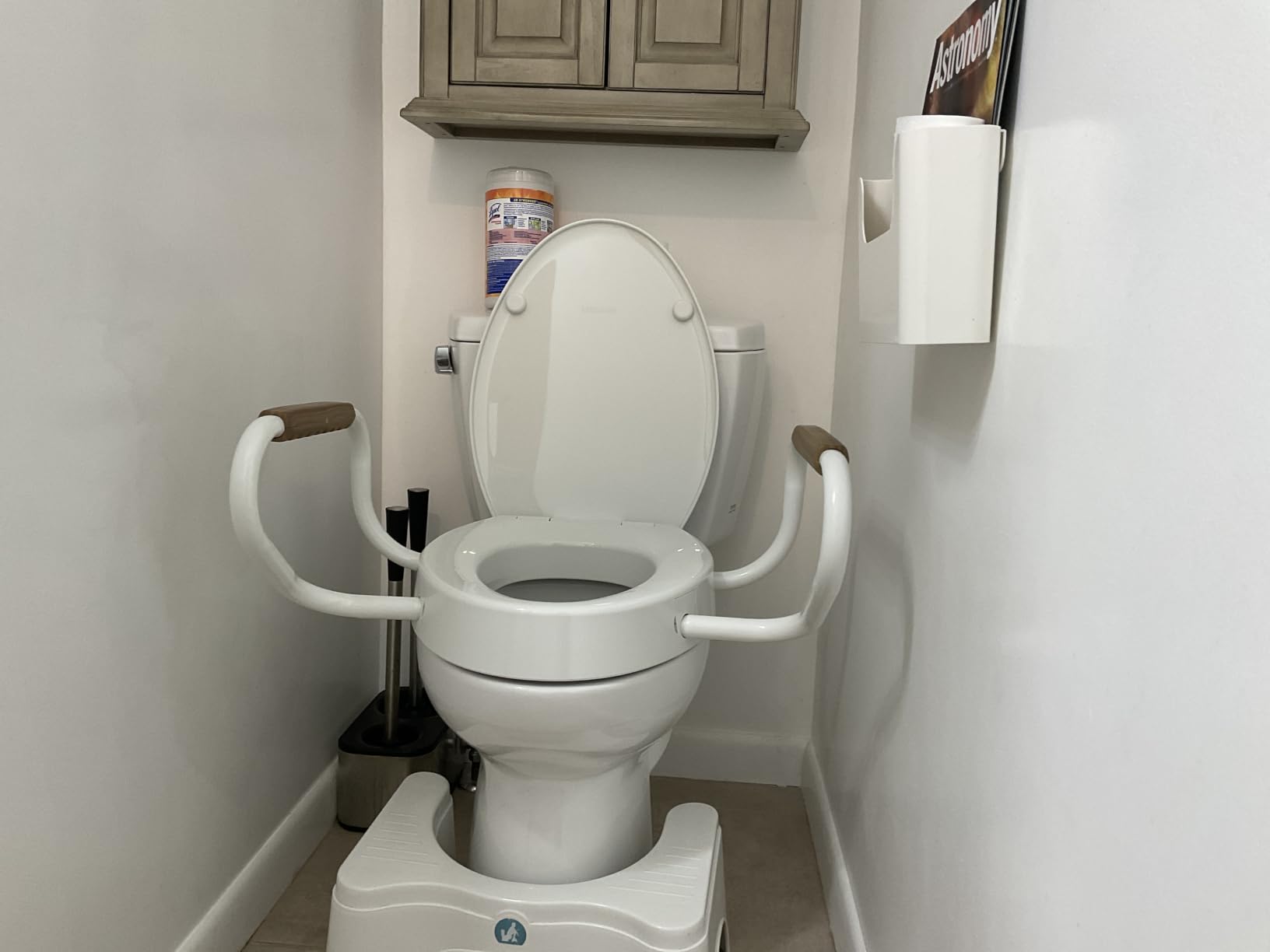 Lunderg Solva Raised Toilet Seat with Handles - Elongated - Adds 3 Inches customer photo 1
