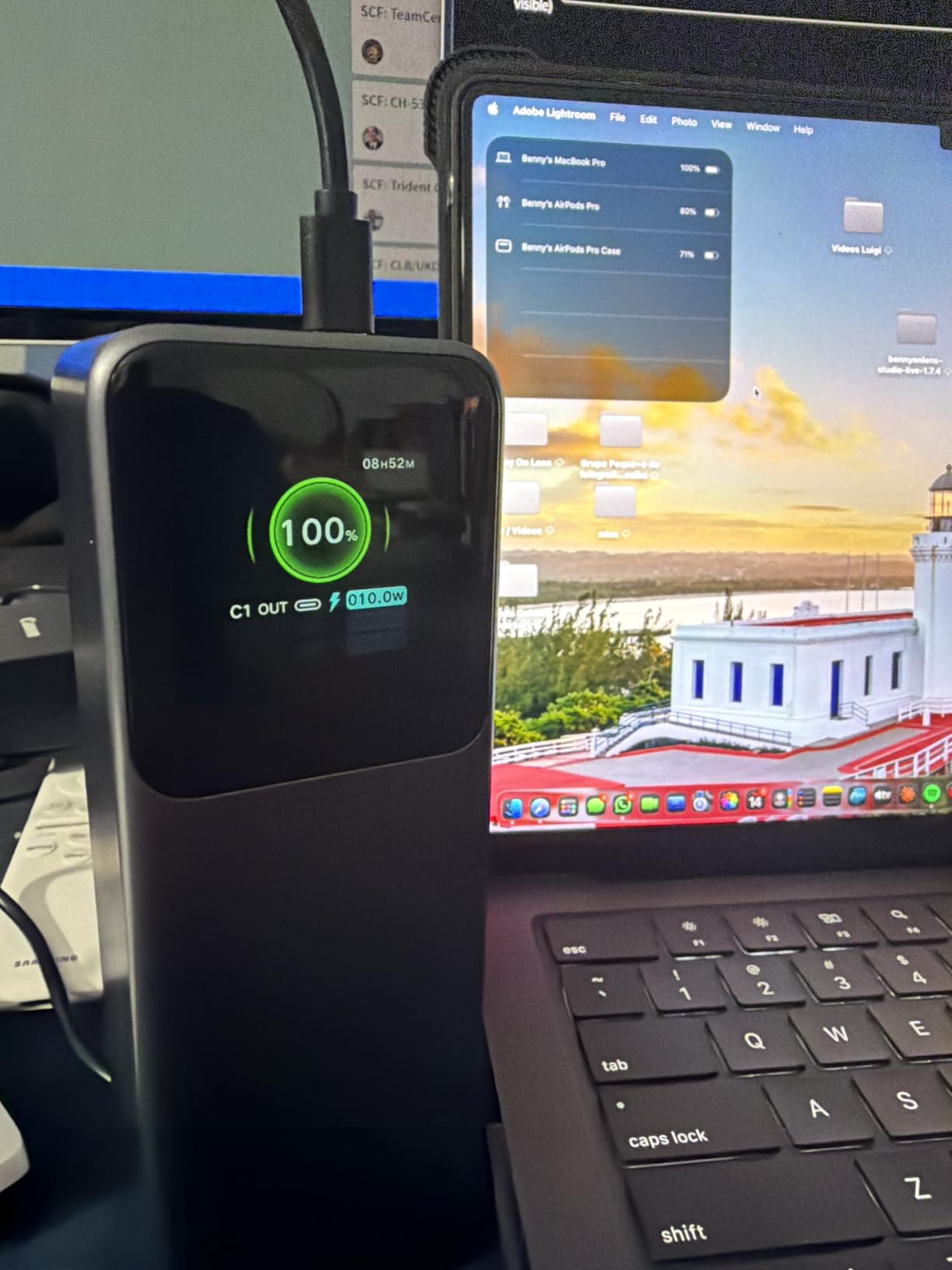 UGREEN Nexode 25000mAh 200W PD 3.1 TFT 3-Port Power Bank customer photo 2