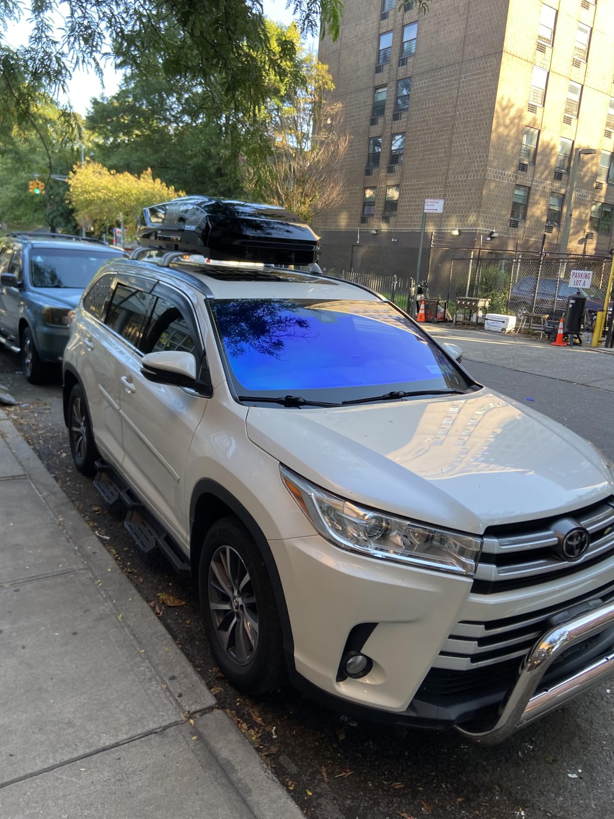 Thule Motion 3 Rooftop Box customer photo 1