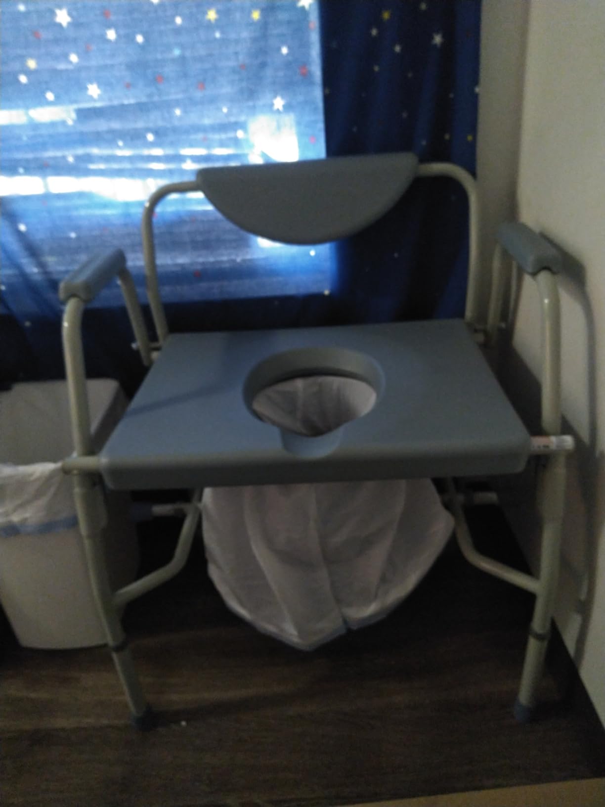 VEVOR Shower Commode Wheelchair 350 LBS Capacity Bedside Commode Chair customer photo 1
