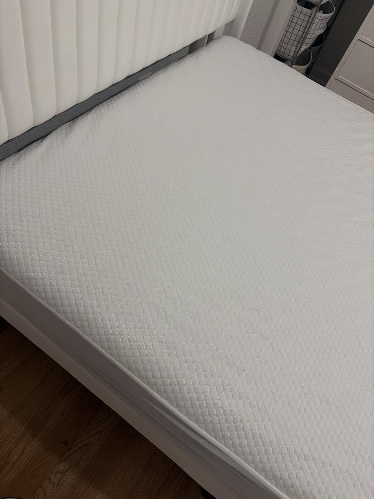 OhGeni 100% Waterproof Mattress Protector,King Size Premium Bamboo Soft Thick Pad,3D-Air Fabric Cooling Breathable Fitted Sheets,Washable Bed Cover,Deep Pocket Noiseless Over 99 Count Hex Bumps customer photo 1