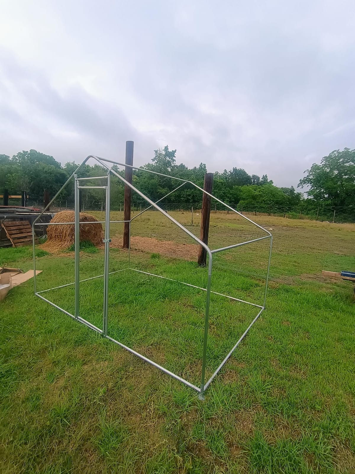 Outvita Chicken Coop, 19.5×10 FT Large Metal Chicken House, Poultry Habitat Cage with Waterproof Cover, Walk-in Chicken Run Pen for Small Animals, Yard, Farm, Patio customer photo 1