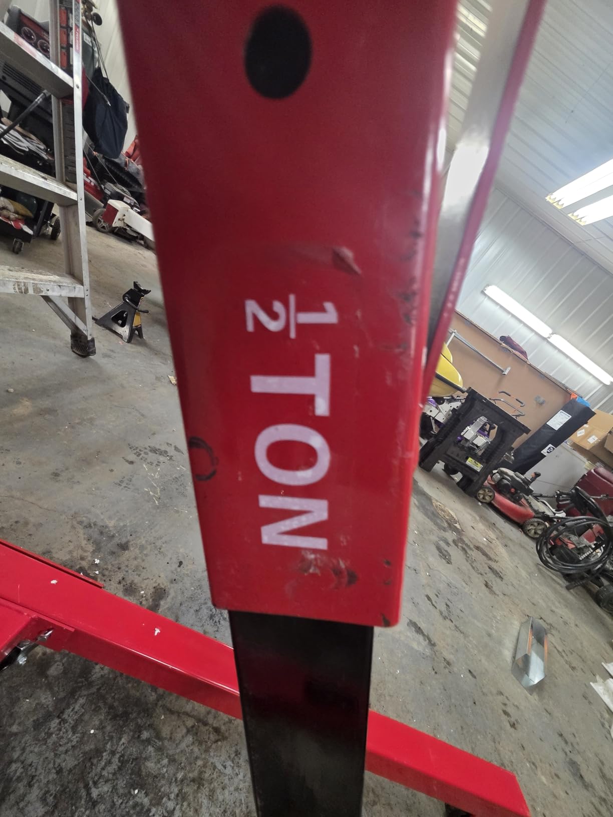 2 Ton Engine Hoist Foldable Cherry Picker, Heavy Duty Engine Lift Hoist customer photo 1