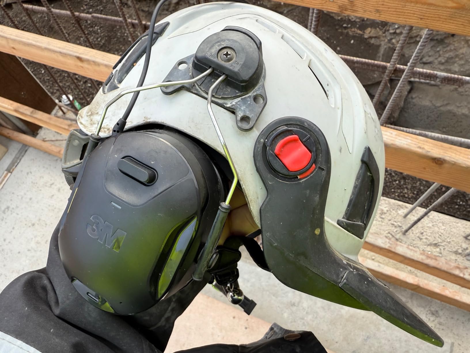 3M WorkTunes Connect Wireless Hearing Protector with Bluetooth customer photo 1