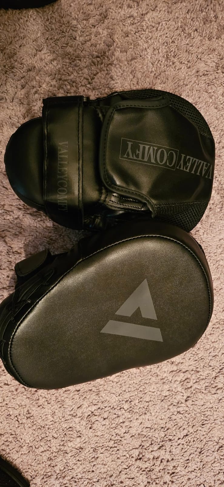 Valleycomfy Boxing Pads Punching Mitts for Training, Muay Thai, Martial Arts | Curved Focus Punch Mitts, for Men and Women, for Muay Thai, Kickboxing, Taekwondo customer photo 1