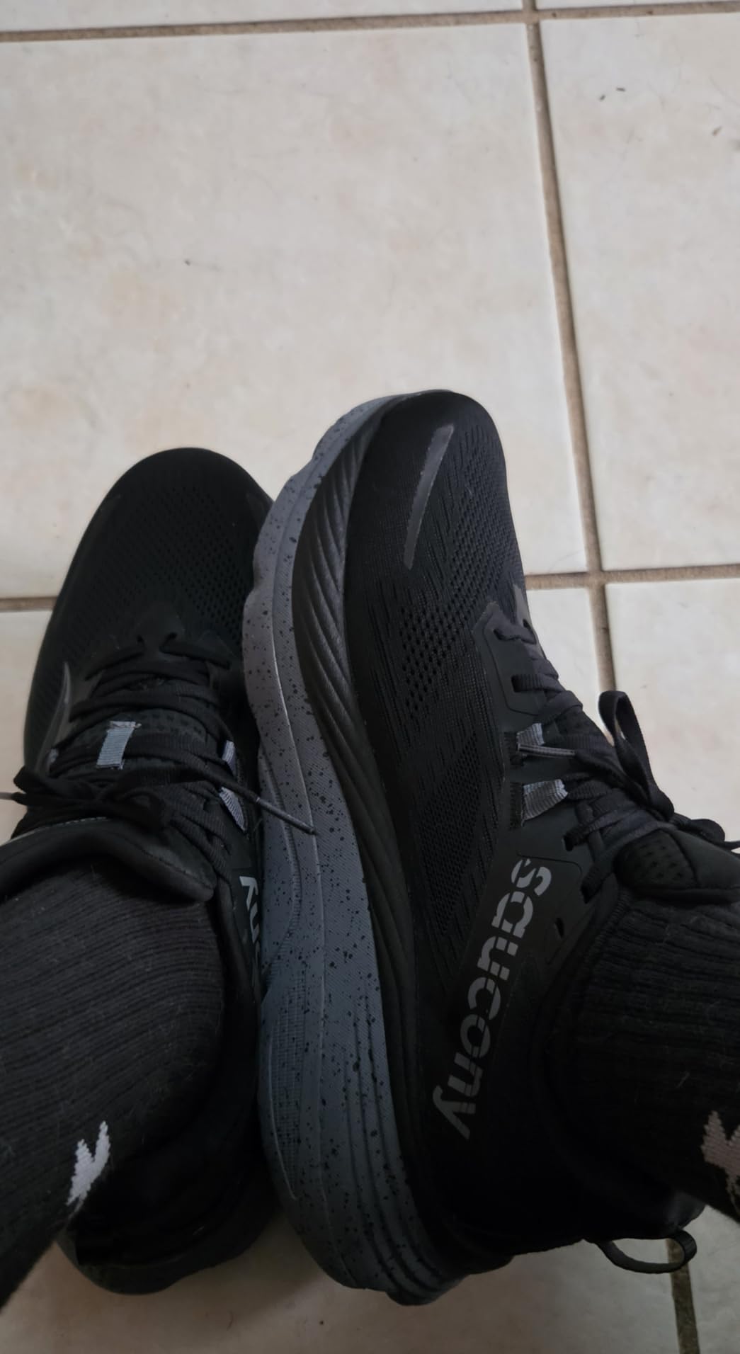 Saucony Men's Hurricane 24 Sneaker | Road Running Shoes customer photo 1