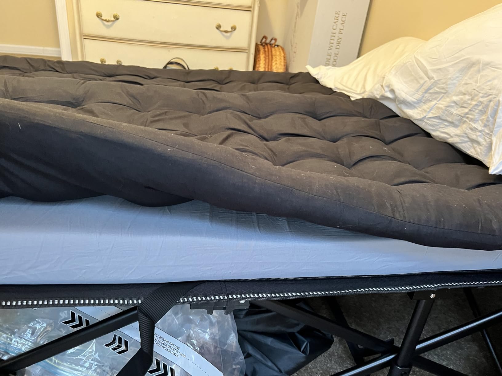 ZENPETIO Camping Cot for Adults, Heavy-Duty Portable Cot Bed with Mattress, Foldable Padded Sleeping Cots for Camping Travel Tent Day Beds Outdoor & Home Guest, Max Load 500 LBS, 75x28x15