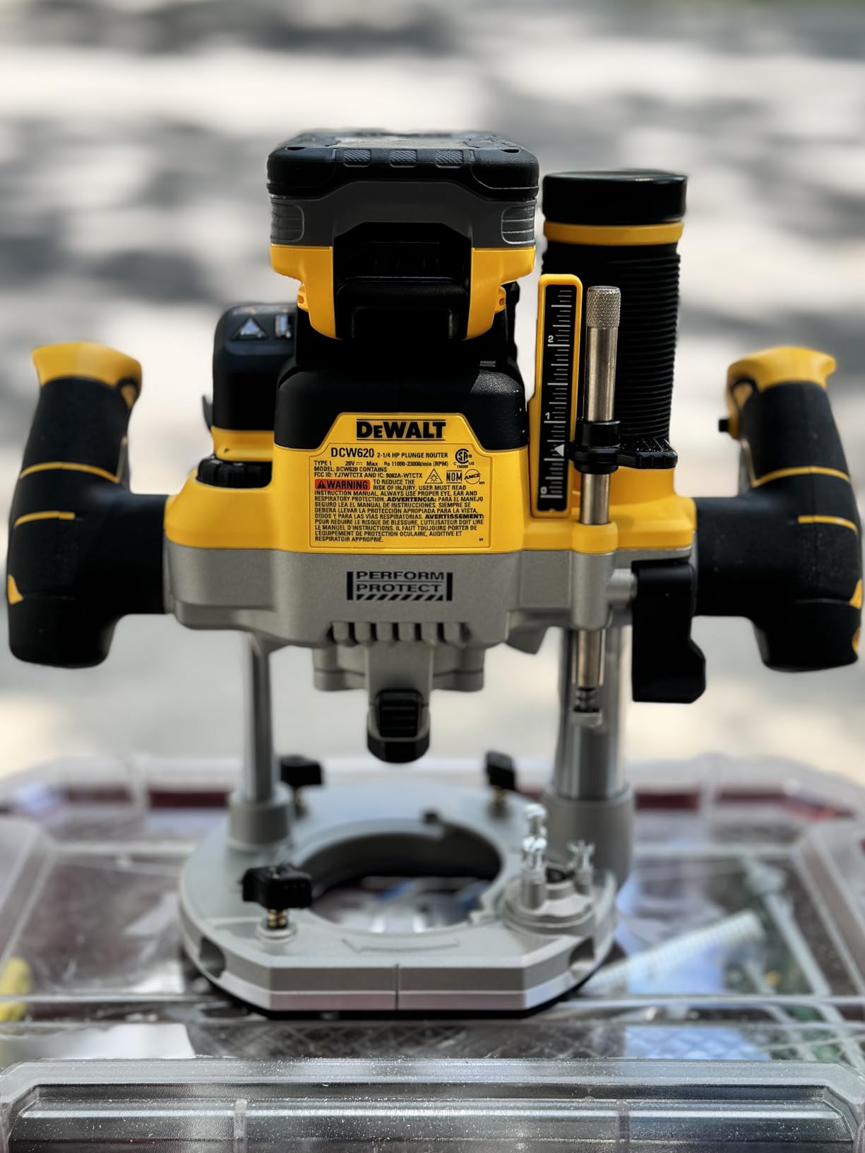 DEWALT 20V MAX XR 2-1/4 Peak HP Plunge Router (Tool Only) (DCW620B) customer photo 1