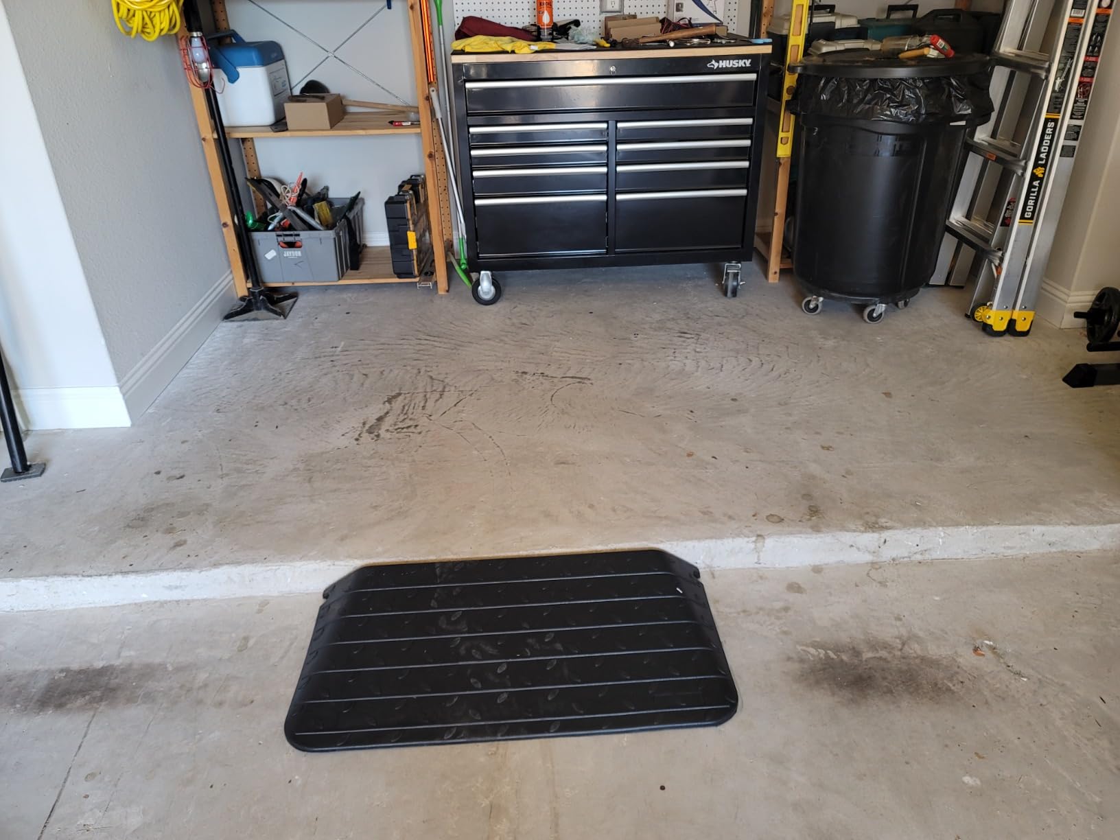 4 Inch Rise Threshold Ramp Anti-Slip Wheelchair Ramp Rubber Curb Ramp for Home Doorways 3 Feet Long 6500lbs Load Capacity(Anti-Slip Design) customer photo 1