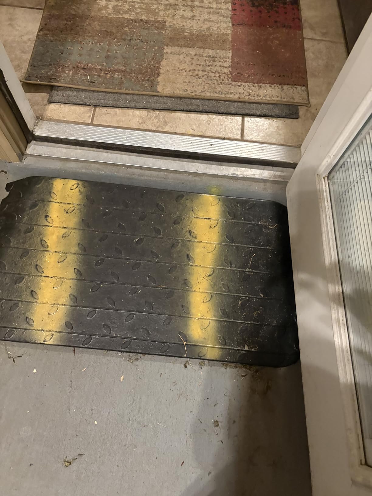 4 Inch Rise Threshold Ramp Anti-Slip Wheelchair Ramp Rubber Curb Ramp for Home Doorways 3 Feet Long 6500lbs Load Capacity(Anti-Slip Design) customer photo 2