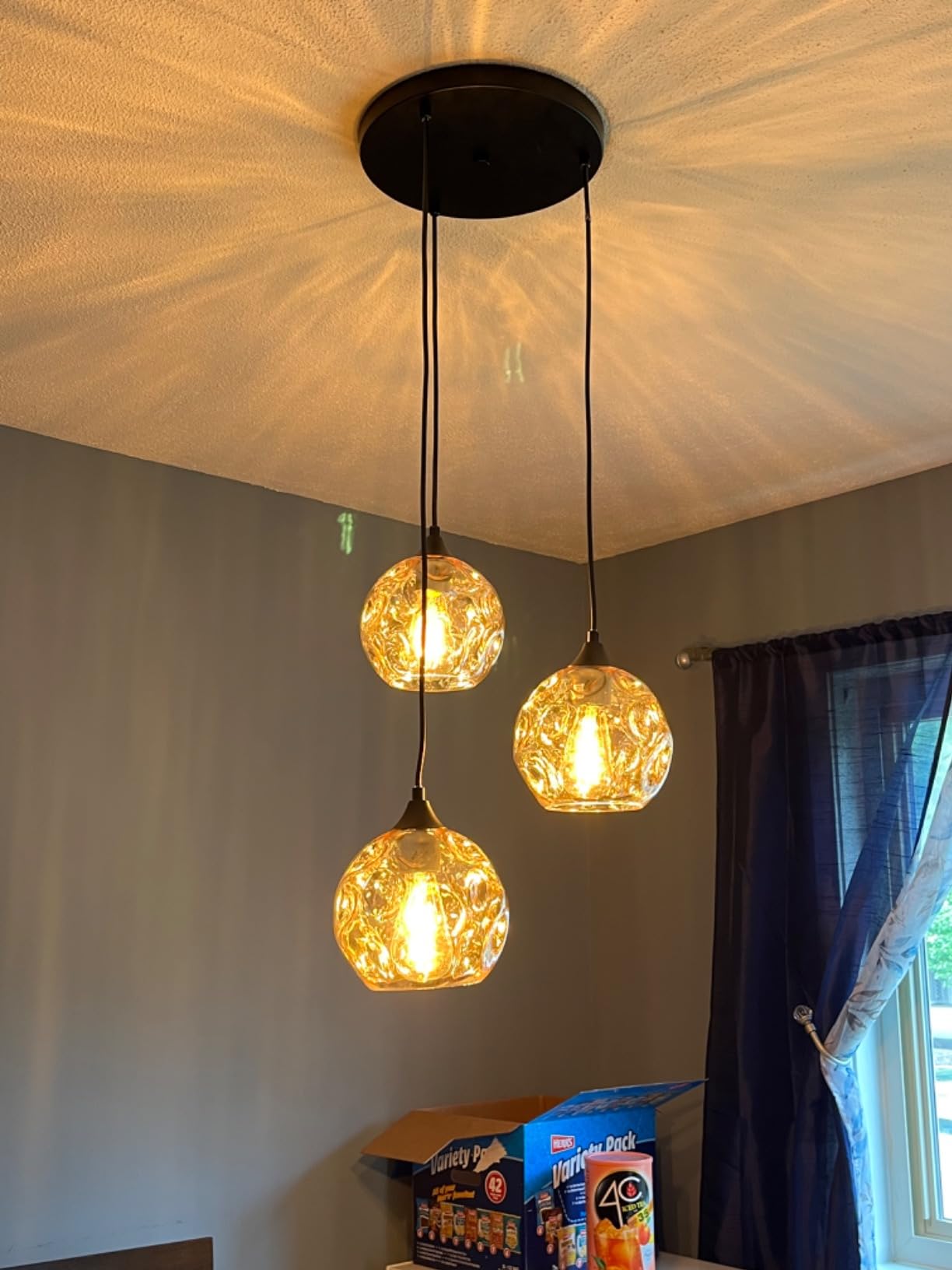 Emliviar 3-Light Cluster Pendant Lamp with Hammered Glass, Linear Barn Hanging Pendant Lighting for Dining Room in Amber Finish, DYE287G2-3 BK customer photo 1