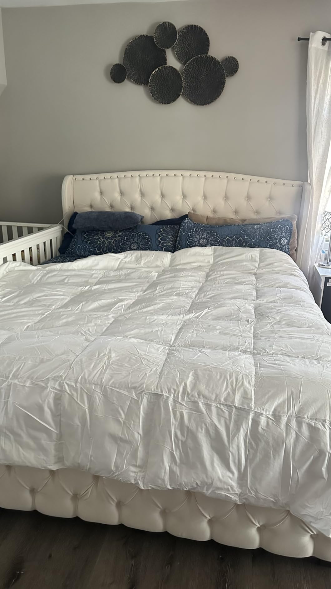 Martha Stewart Hotel Luxury Goose Feather Down Fiber Comforter Queen | Duvet Insert, 100% Cotton Cover Hypoallergenic Comforters All Season Medium Warmth 90 x 90 Inch White customer photo 2