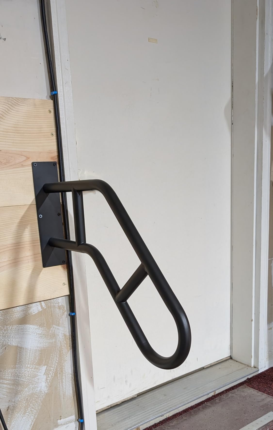 Handrails for Outdoor Steps,Stair Railing Indoor 1-3 Step，Hand Rails for Elderly, Porch Railing & Deck Hand Rail Wall Mount Stair Hand Grab Bars, U-Shape Safety Handle for Garage, Porch, Garden customer photo 2