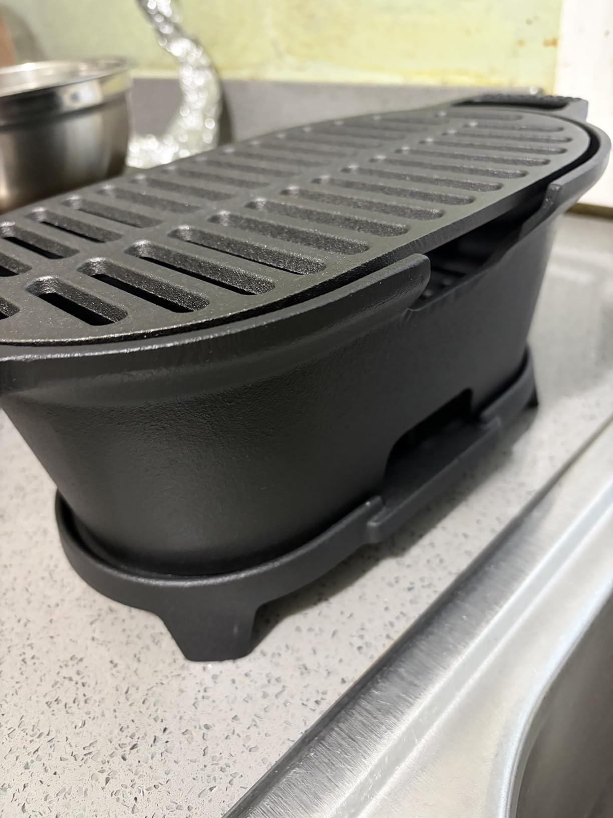 IRONMAX Mini Hibachi Grill Outdoor, Portable Small Charcoal Grill and Tabletop Cast Iron Skillet, 100% Cast Iron, Durable, Camping BBQ Grill Grate 11