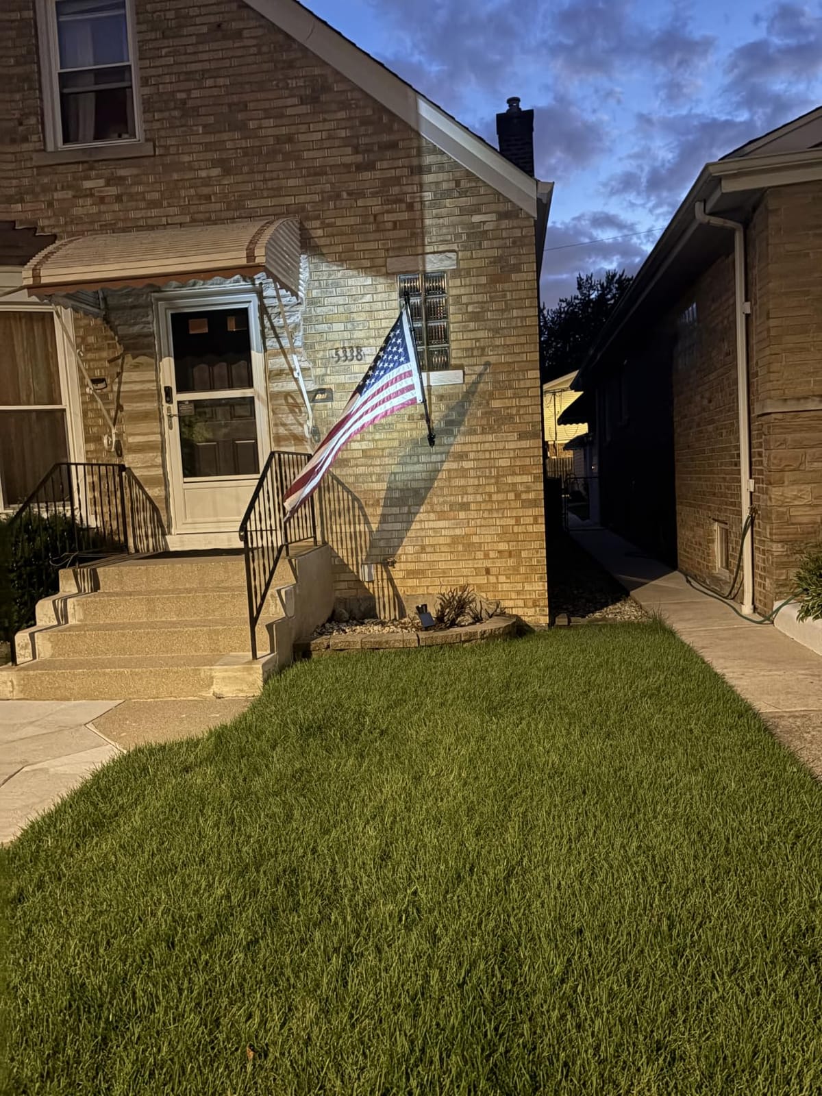 InnoGear 1 Solar Spot Lights Outdoor for Flag Pole Garden Yard, Cool White customer photo 2