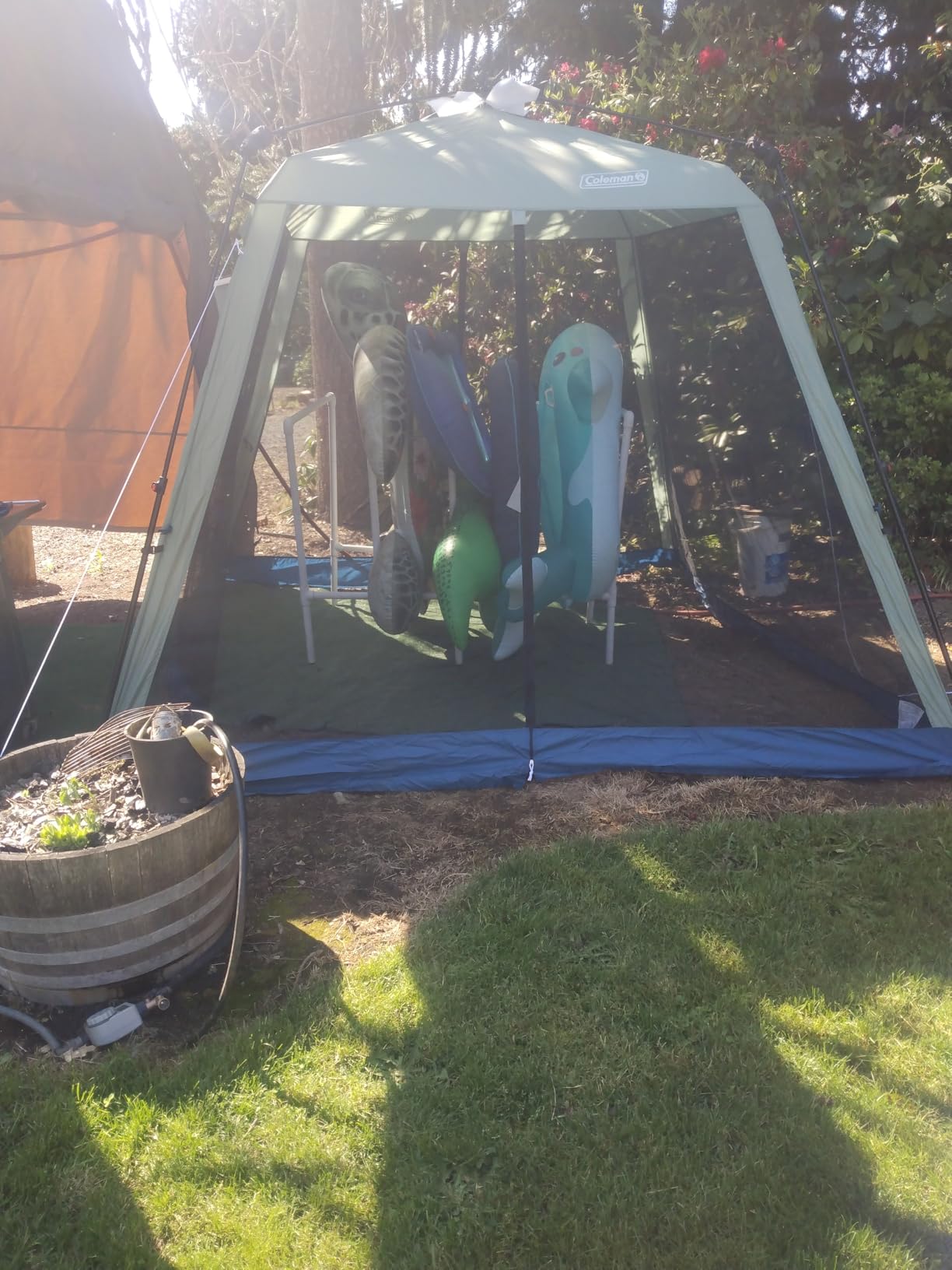 Coleman Skylodge Portable Screenhouse with 1-Minute Setup, Screened Gazebo for Bug-Free Lounging, Outdoor Sun Shade for Picnic, Events, Parties, Camping, & More customer photo 1