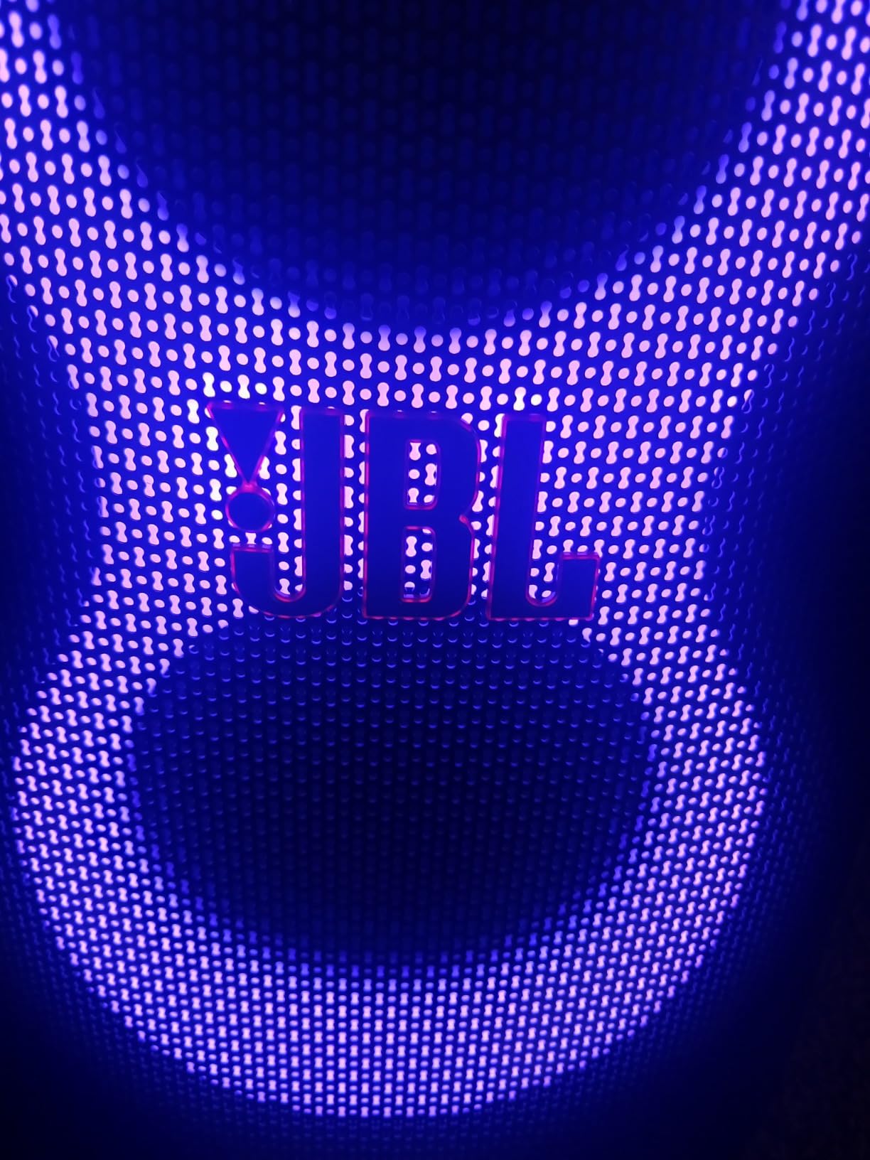 JBL PartyBox Club 120 Portable Party Speaker, Bluetooth, Lights - White | Music Synced Party Lights, Mic And Guitar Input, Fast Charging, Up To 12 Hour Playtime, Splash Proof For Karaoke Events customer photo 2