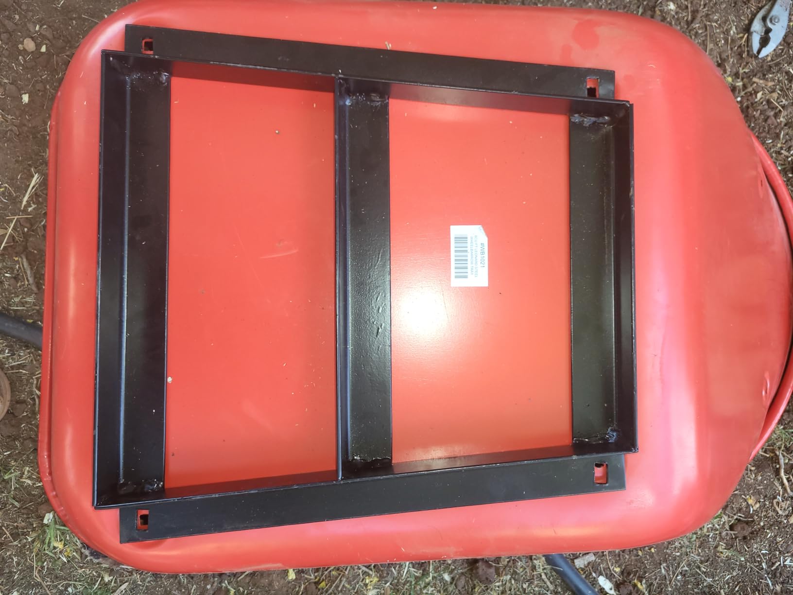 A.M. Leonard 6-Cubic-Foot Steel Tray Wheelbarrow Flat-Free Tire customer photo 1
