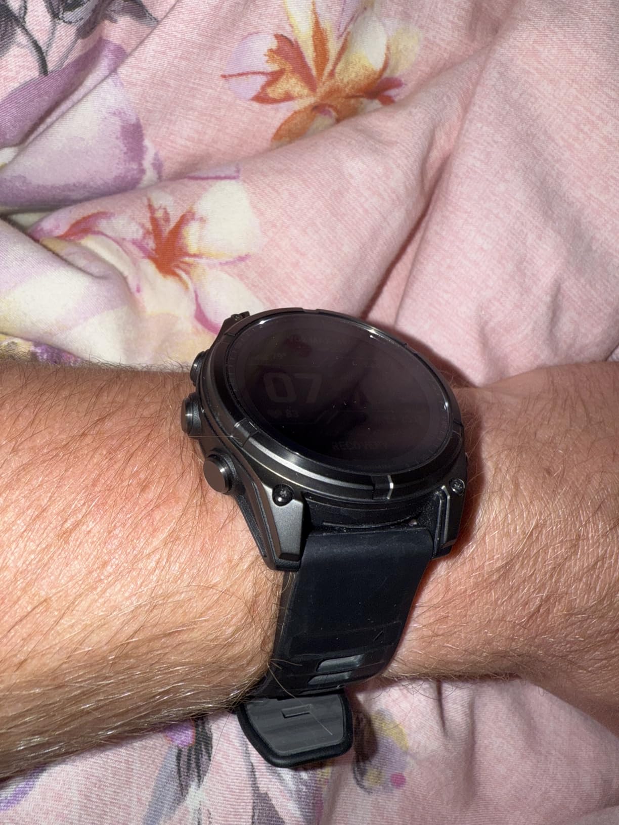 Garmin fēnix 8 Solar Sapphire, 47mm DLC Titanium Black/Pebble Gray Premium Multisport Smartwatch customer photo 2