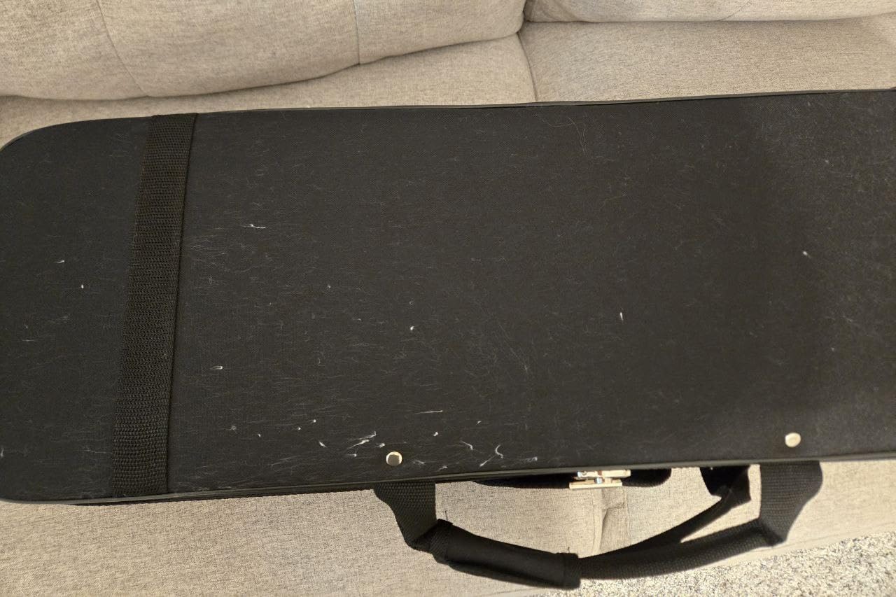MI&VI NF-3001 Light Hard Violin Case 4/4 (Full Size) with Adjustable Straps | Velvet Plush Cushion | High-Density Foam | Hygrometer | Sheet Pocket (Black) customer photo 1