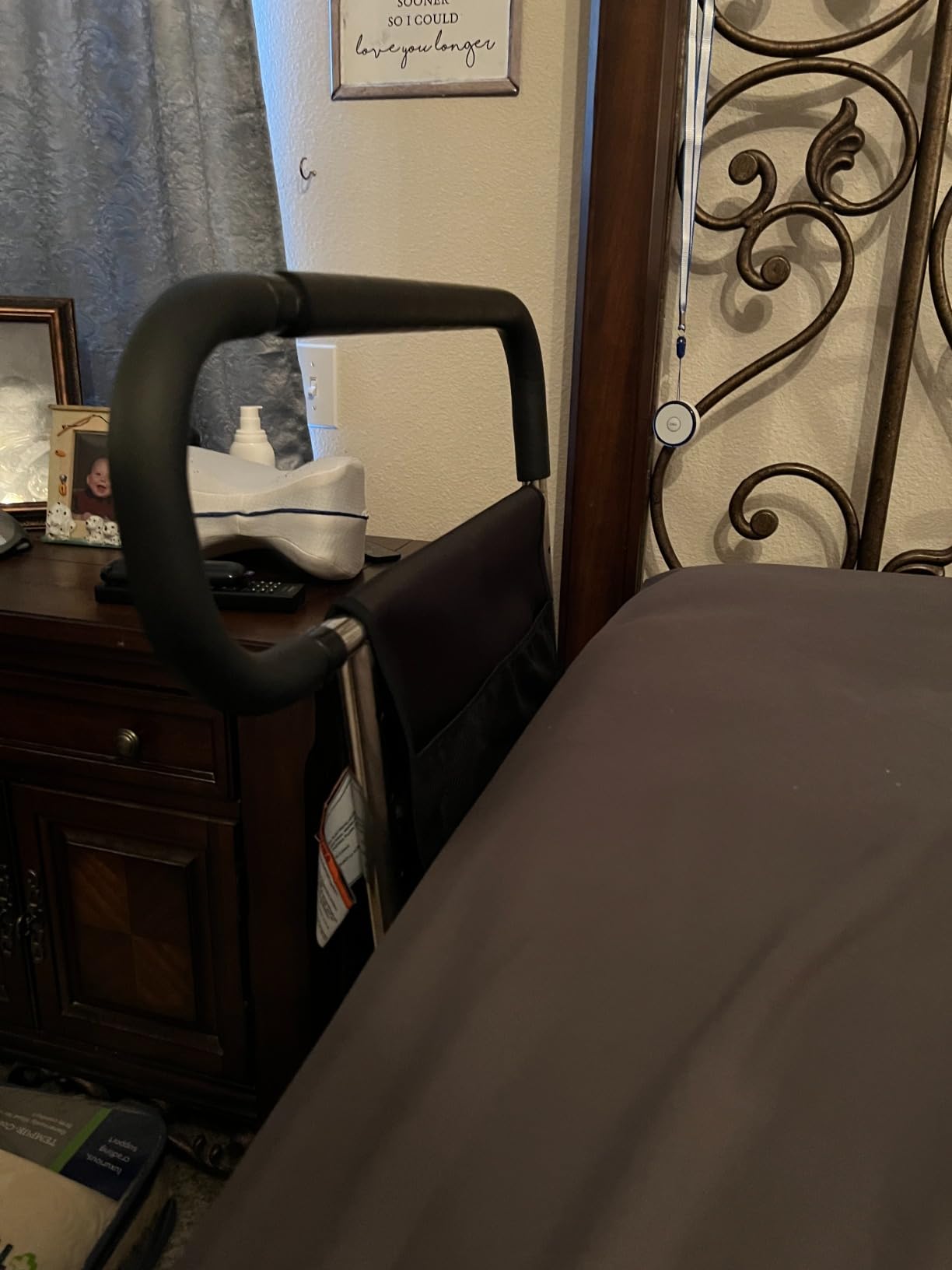 Bed Rails for Elderly Adults Safety, Stainless Steel Bed Assist Rail with Adjustable Side Railings for Seniors Bedside Fall Prevent Grab Bar with Storage Pocket, Fits King Queen Full Twin Bed customer photo 2