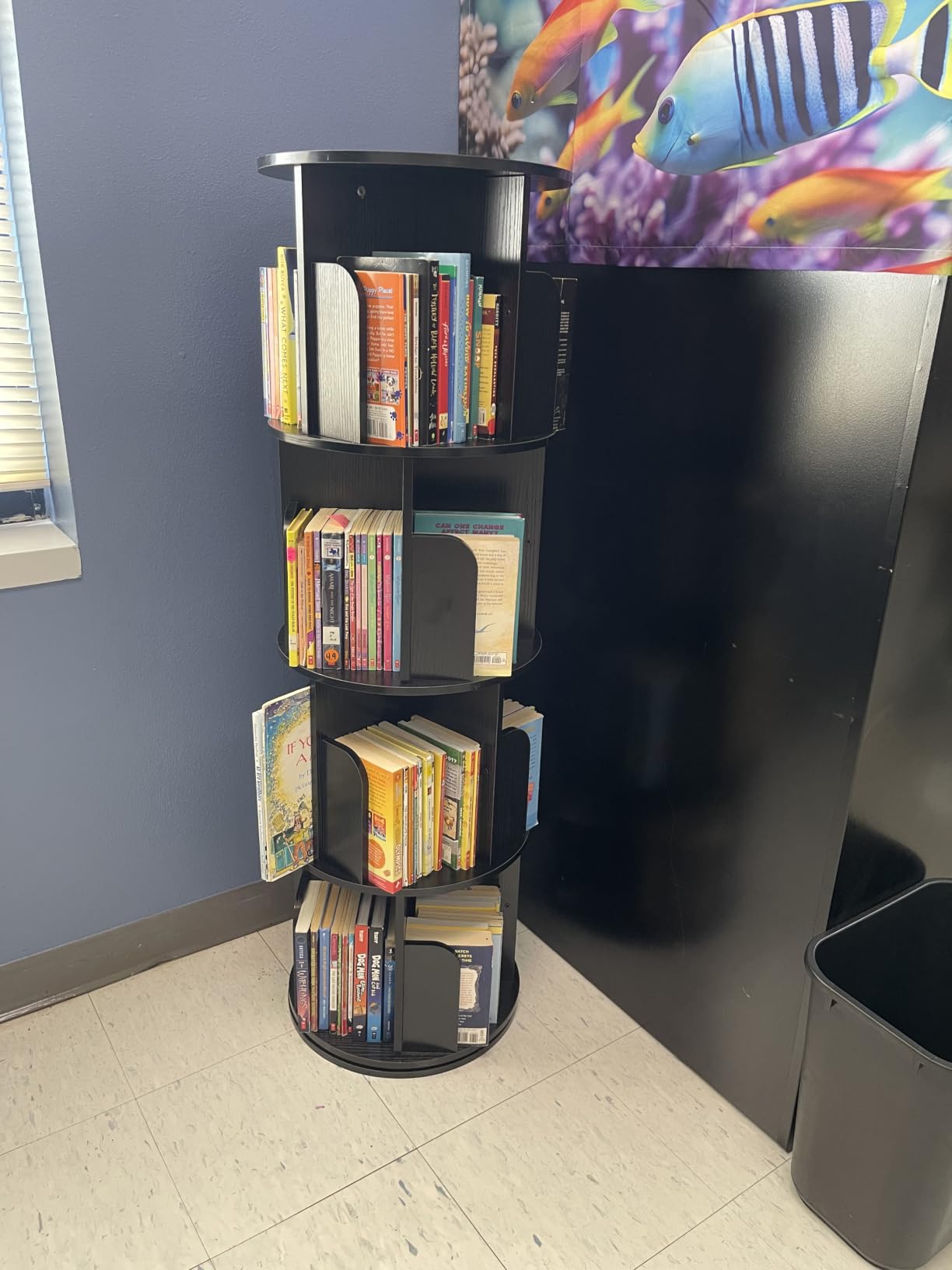 Besiost Rotating Bookshelf Tower, 5 Tier Wood Spinning Bookcase, Black customer photo 2