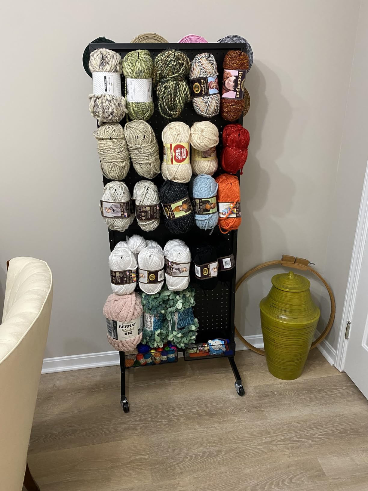 Eastern Tree Metal Pegboard Display Stand 2'x 5'with 30 Hooks, Pegboard Panels Display with Wheels, Peg Board Display Rack, Standing Pegboard Display- Black customer photo 1