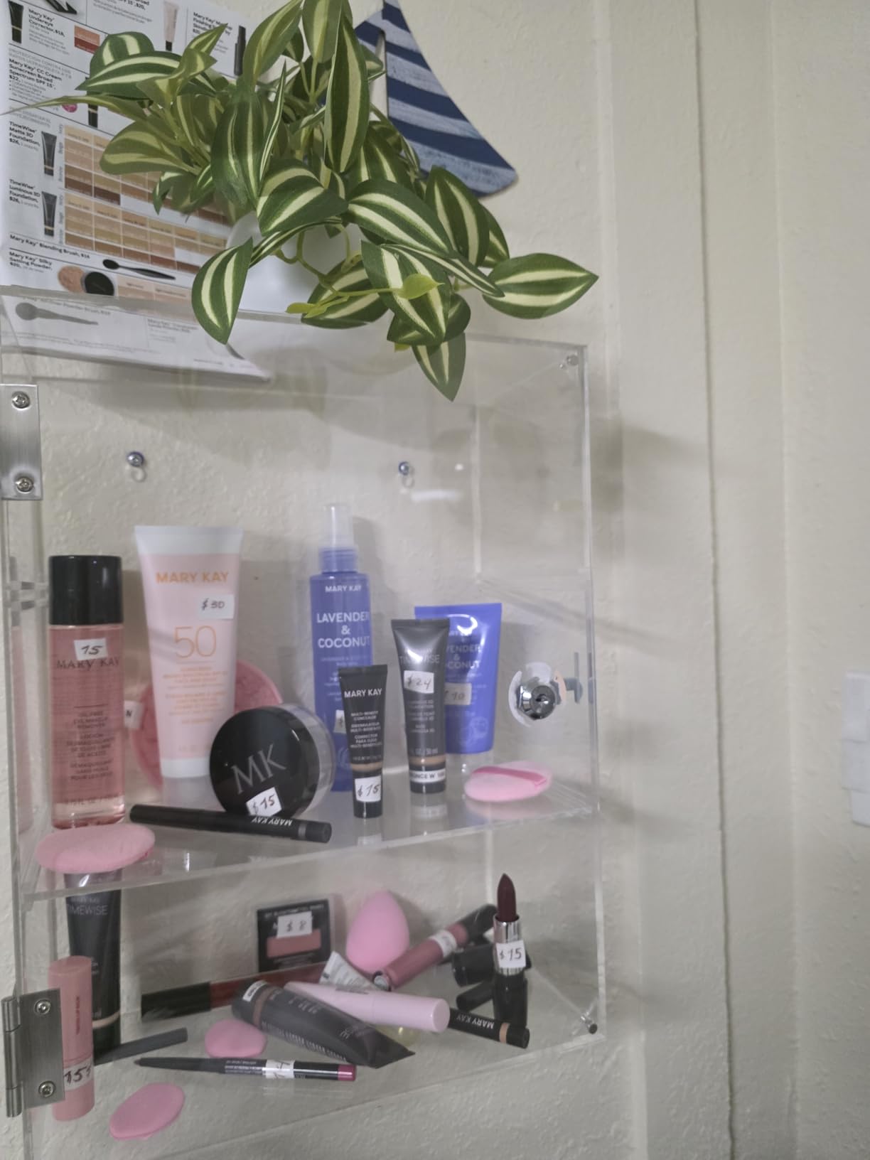 Locking Display Case, Acrylic Display Case with Lock Key, Clear Countertop Display case with Shelves(11.8x5.9x15.7 inch, 4.9‑11in Adjustable Shelf Clearance) customer photo 2