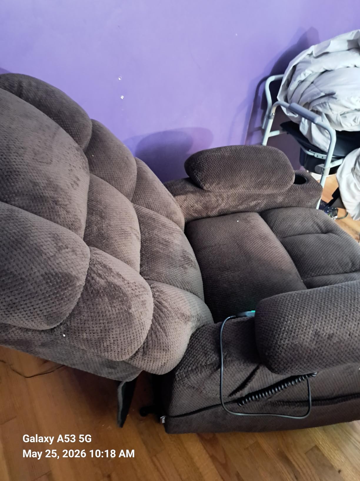 MCombo 3 Motor Lay Flat Power Lift Recliner for Elderly R7635 (Large-Wide) customer photo 2