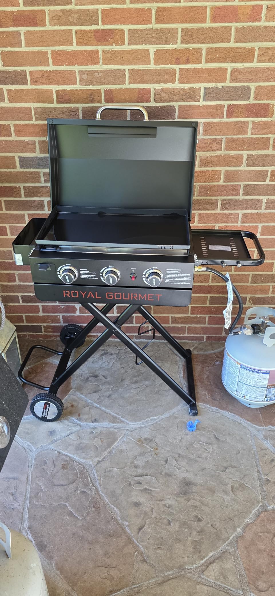 Royal Gourmet PD3001 3-Burner Propane Gas Griddle with Collapsible Stand customer photo 2