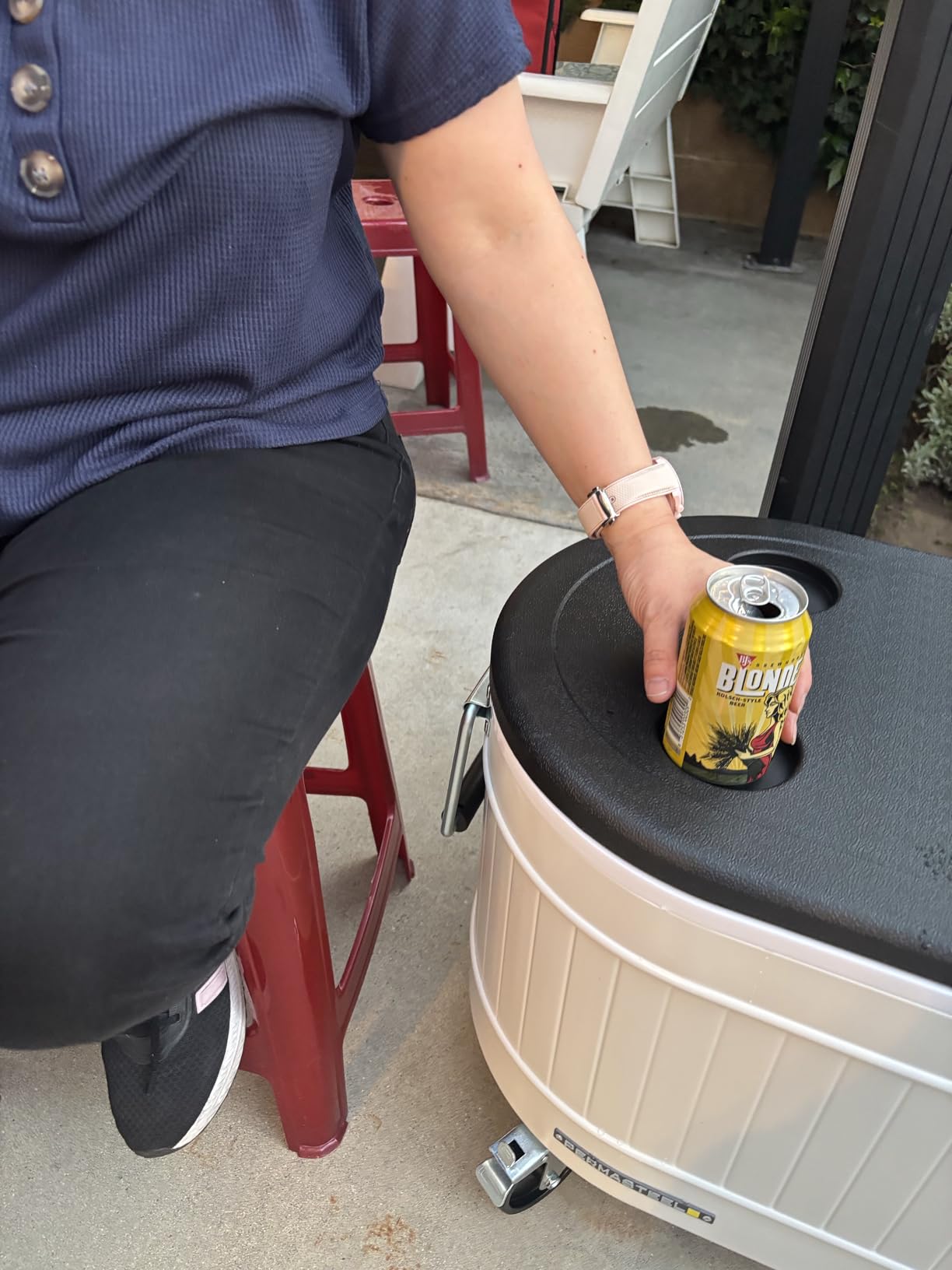 Permasteel Rolling Patio Cooler - Large Outdoor Ice Chest with Wheels, Beverage Cooler for Backyard, BBQ, Tailgate, Beach, Parties, Rustic Farmhouse Design customer photo 1