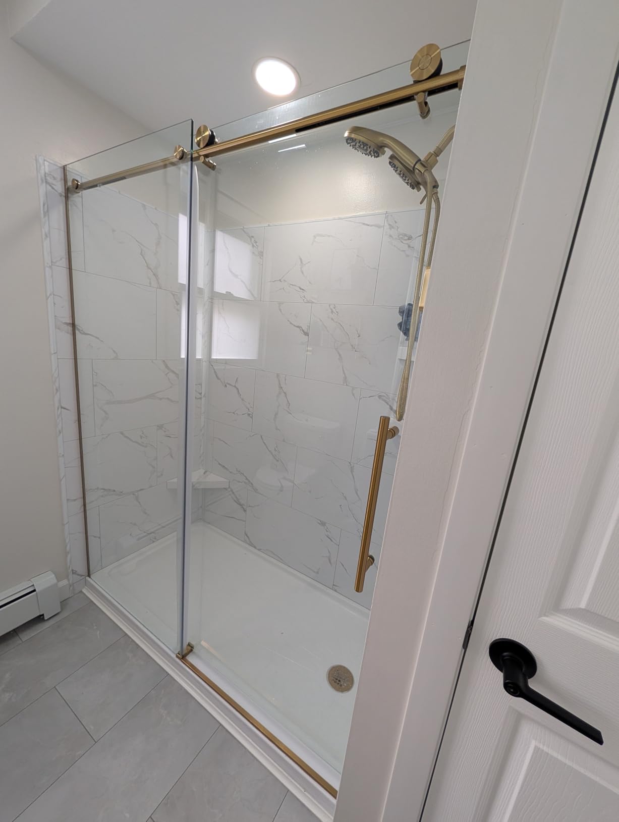 HALO HLB Canless LED Recessed Lighting 6 inch 5CCT Lumen Select 4PK | wafer light, IC-rated, AIR-TITE, wet rated for soffit /shower light, 800/1000/1200lm, 2700K-5000K, New Construction / Remodel customer photo 1