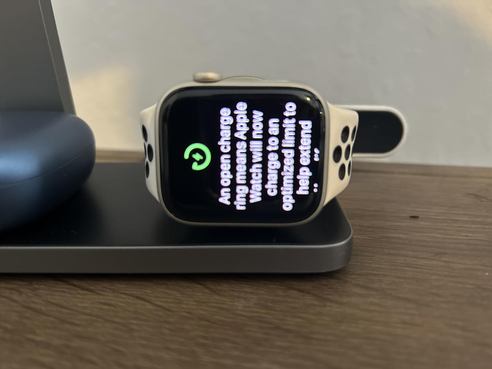 UEQ Foldable 3 in 1 Wireless Charging Station for Apple Magsafe Charger Stand,Fast Magnetic Wireless Charger Station for iPhone 17 Air 16 15 14 13 12 Series,Airpods Pro,Apple Watch Ultra (Pure Black) customer photo 2