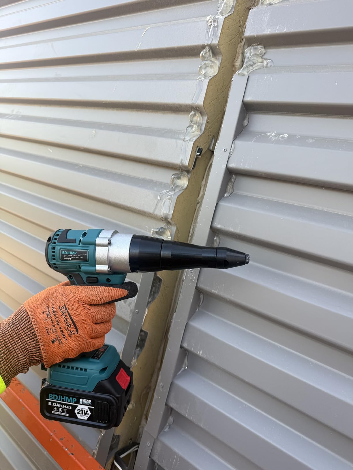 Cordless Brushless Rivet Gun, Automatic 2248lbf Electric Riveter Kit customer photo 2
