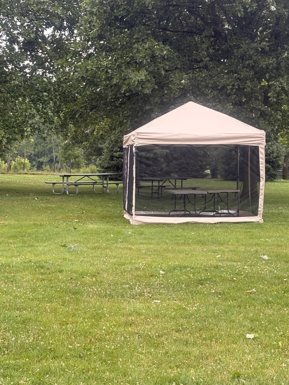 VIVOHOME 8x8ft Outdoor Screen Tent with Mosquito Netting customer photo 2