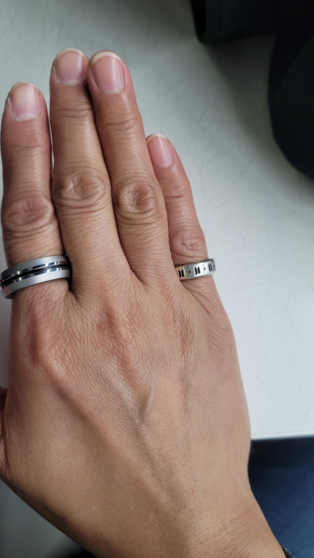 RENPHO Lynx Smart Ring, Subscription-Free App, Silver, Size 10 | All Day Sleep & Activity Tracking, Includes Charging Case, 7-Day Battery Life, Size Before You Buy customer photo 1