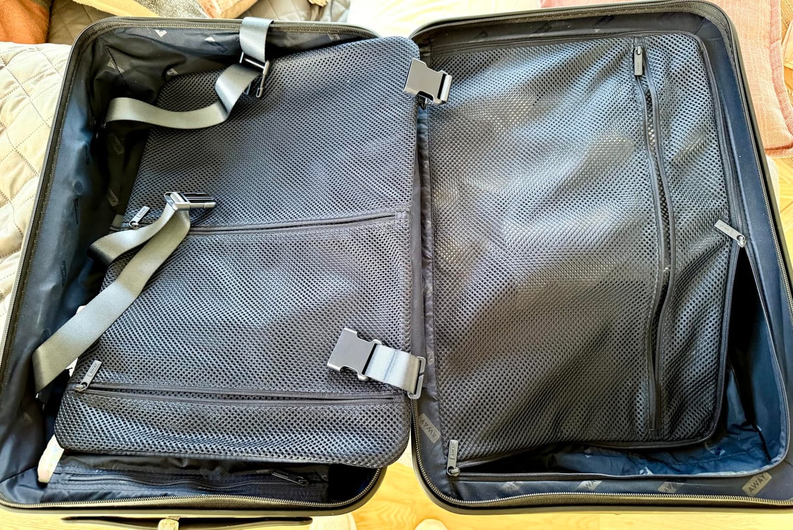 The Carry-On Luggage, 22-inch Lightweight Hardside Spinner Suitcase customer photo 1