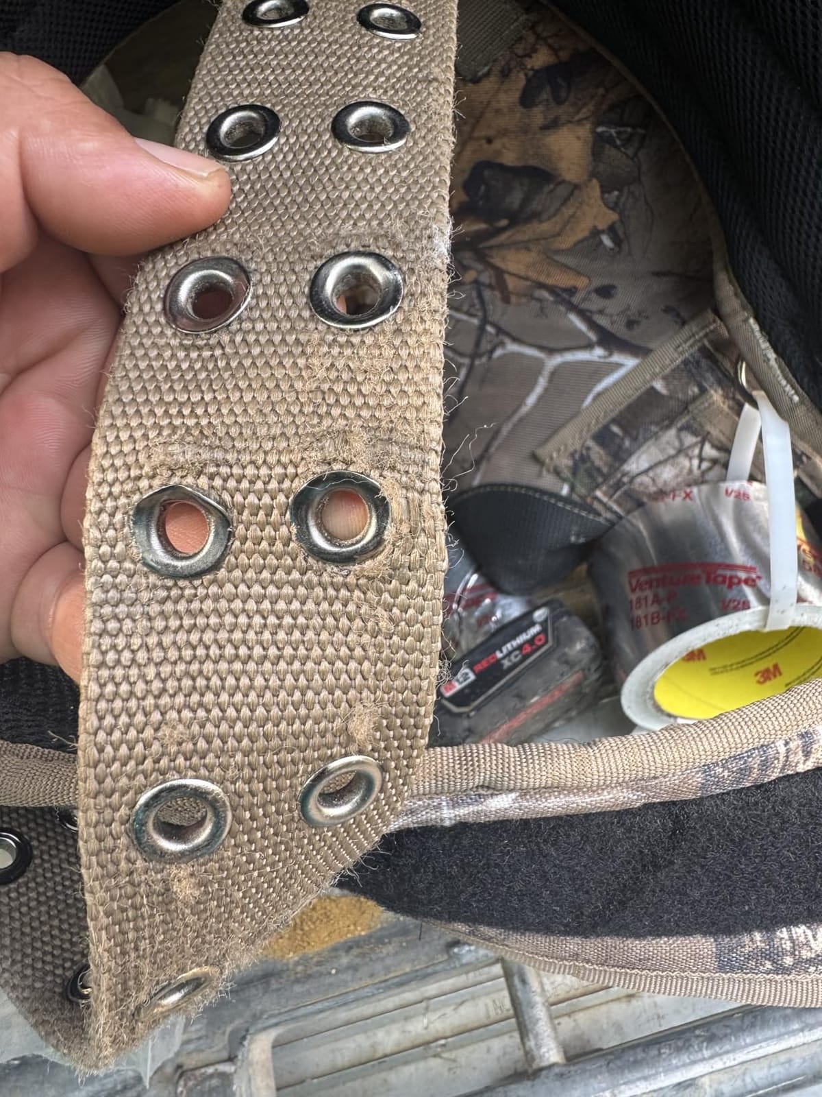 MELOTOUGH Camo Tool Belt with Suspenders Camouflage Tool Bag Supenders Framers Comb Apron Tool Belt Construction Tool Pouch Suspenders Heavy Duty Carpenter Suspension Rig for Electrician customer photo 1