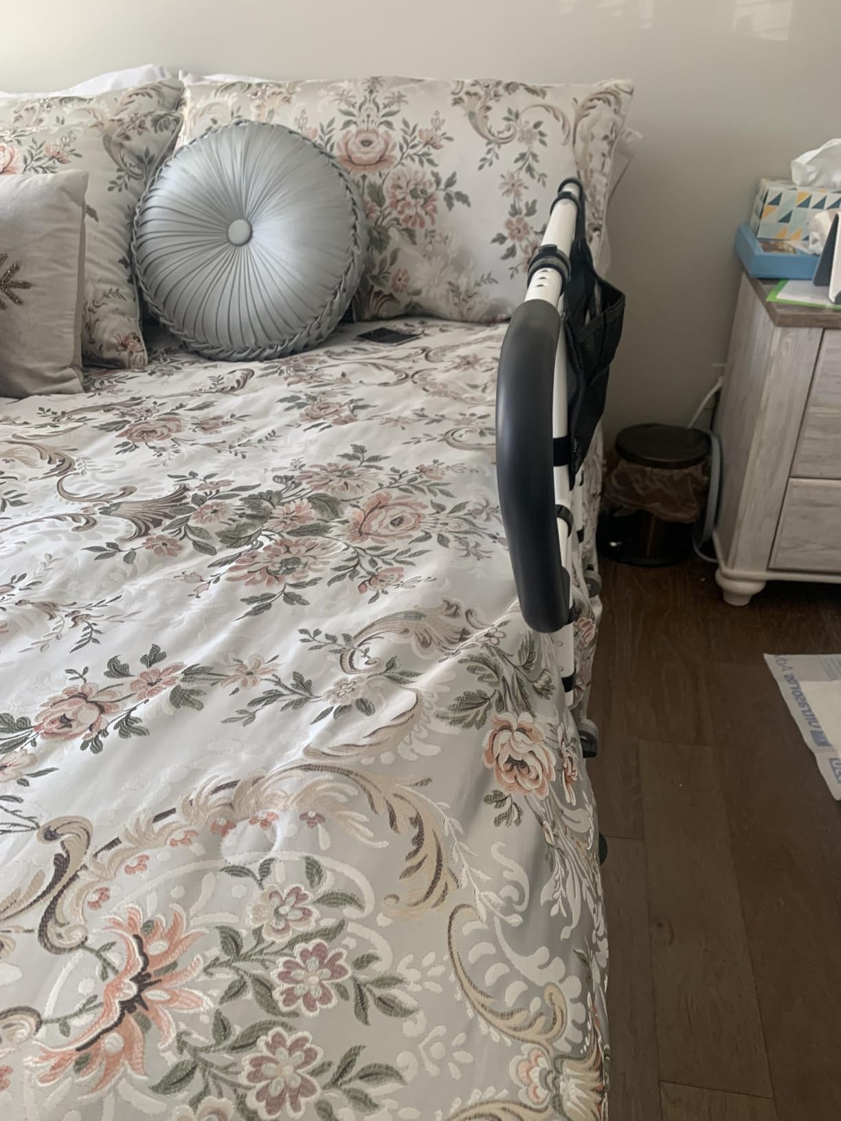 Bed Rails for Elderly Adults Seniors Adjustable Height Foldable Safety Rail with 400 Lbs Capacity Non-Slip Handle, Night Light, Fall Prevention Grab Bar for King Queen Full Twin Beds White customer photo 1