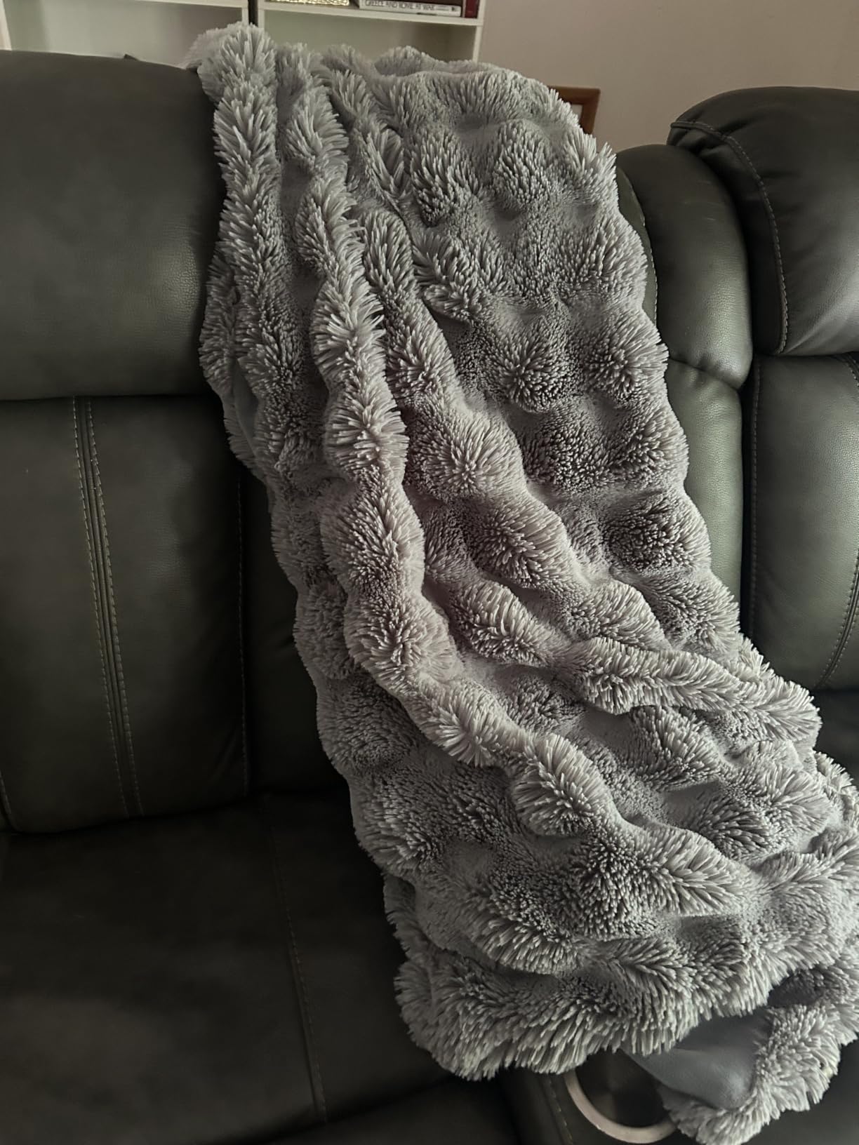 Cozy Bliss Faux Fur Throw Blanket for Couch, Fuzzy Soft Plush Thick Bubble Blanket for Sofa Bedroom Living Room, 50 * 60 Inches Beige customer photo 1