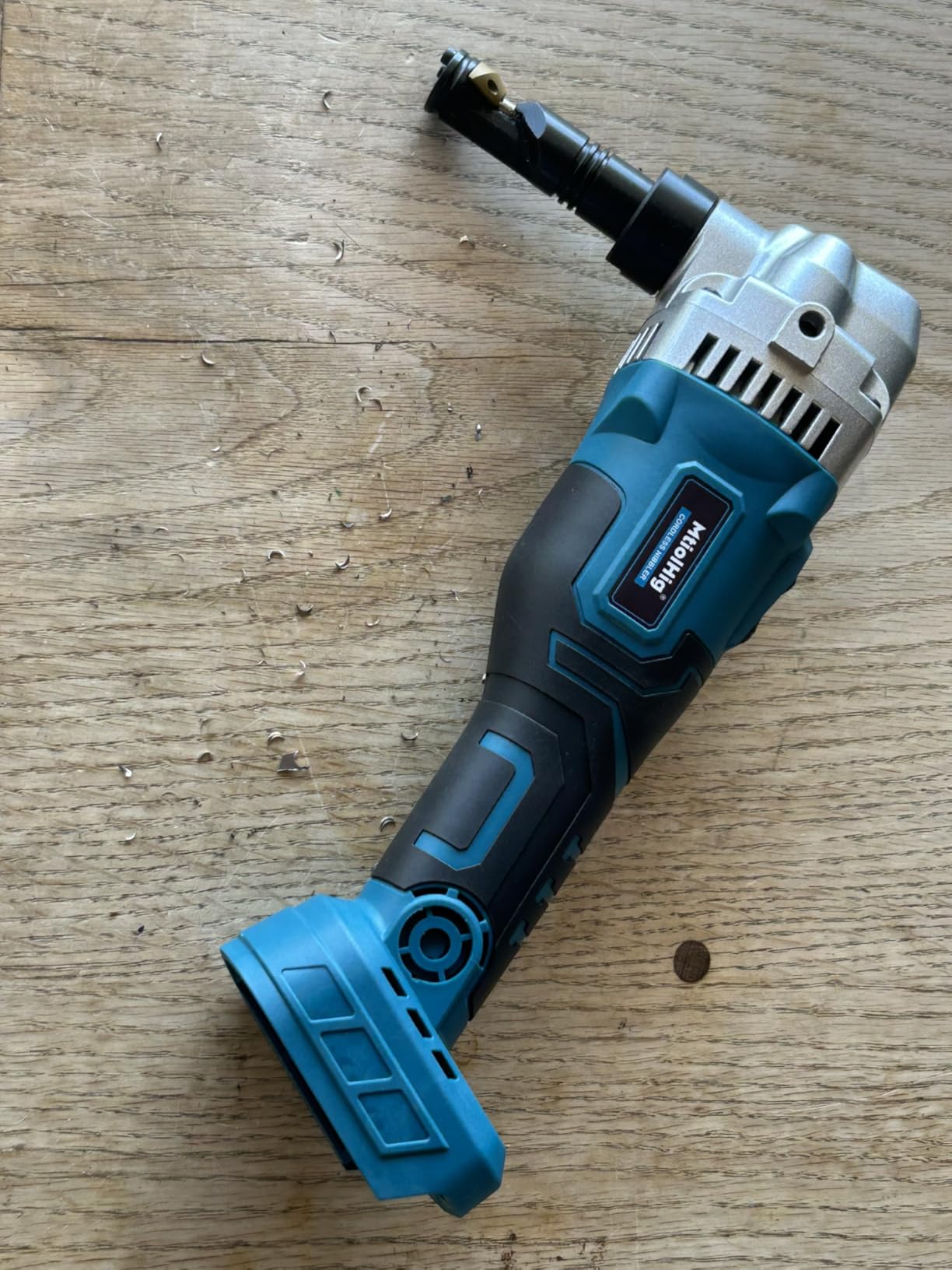 MtiolHig Cordless Metal Nibbler Compatible with DeWalt 20V Battery,18-Gauge Electric Nibbler with Assist Handle & 2 Blades, 1900RPM Brushless Metal Cutter for Stainless Steel, Aluminum(Tool Only) customer photo 1