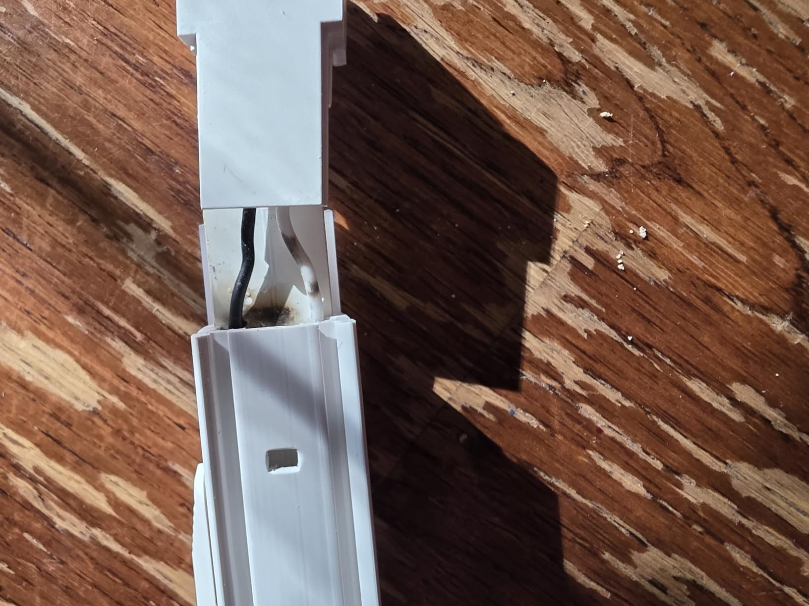 Leetdud Under Cabinet Lighting Plug in, 16 Inch 1 Pc, Linkable AC120V 3CCT 3000K/4000K/5000K Ultra Slim, LED Under Cabinet Lights for Counter Light, Kitchen, Shelf, Sink, Workshop, Desk, White customer photo 1