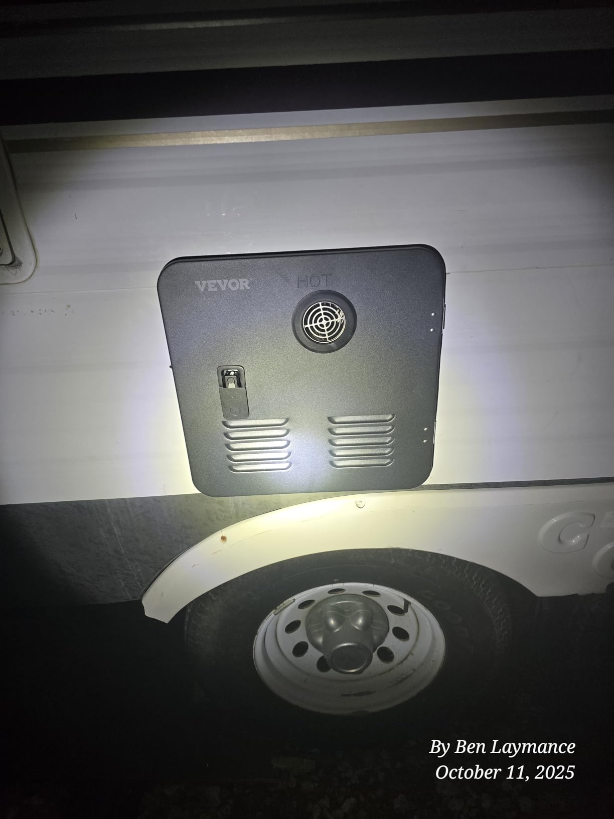 VEVOR RV Tankless Water Heater, 42000BTU, Instant Shower with 15 x 15 inches White Door and Remote Controller, Ideal for RVers' Family Everyday Use (Propane) customer photo 2