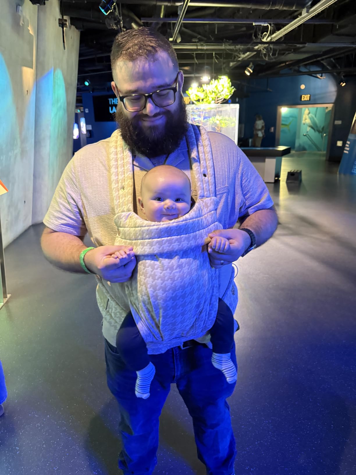 Mabē Monarch Ergonomic Baby Carrier – Premium Cotton Soft Structured Newborn to Toddler Carrier with Hip-Healthy Design, 3 Carry Positions (9-46 lbs), Lightweight & Breathable, (Mocha Check) customer photo 2